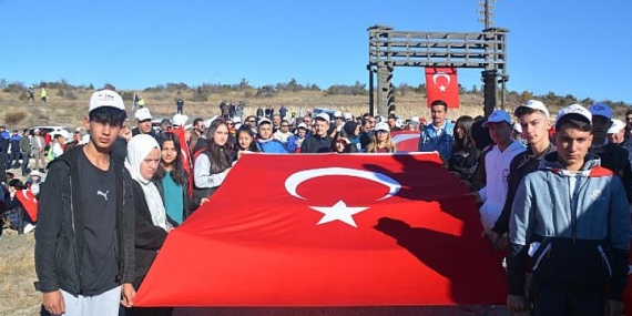 13. İstiklal Yolu Etkinlikleri Büyük Bir Coşkuyla İcra Edildi