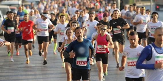 1700 Kişi Ata’dan Ana’ya Koştu