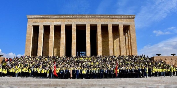 1907 Fenerbahçe Derneği ve 1907 UNİFEB’ten Ata’ya Ziyaret