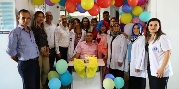 Antalya Büyükşehir Belediyesi Özel Öğrenciler İçin Doğum Günü Kutladı
