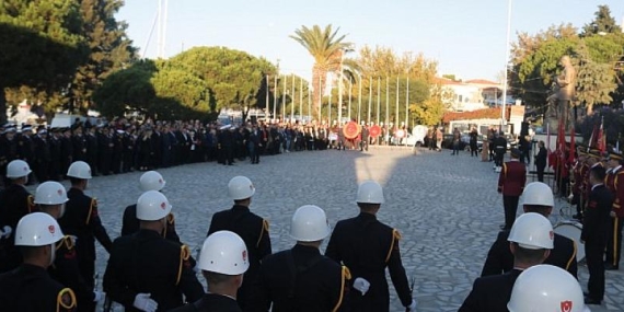 Atatürk Foçada Saygı ve Özlemle Anıldı