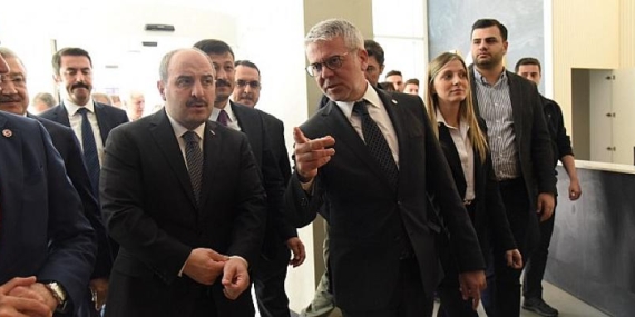 Bakan Varank’tan İzQ’ya ziyaret