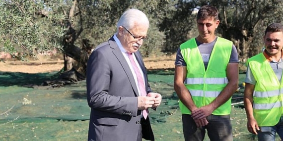 Başkan Deveciler Zeytin Emekçileriyle Buluştu