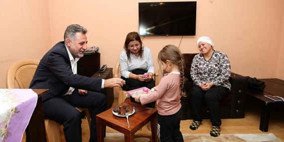 Başkan Sandal: “Bayraklı’yı sokaktan yönetiyoruz”