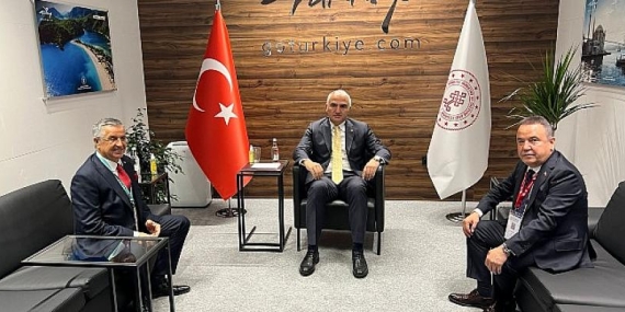 Başkan Topaloğlu, Bakan Ersoy ile Londra Fuarı’nda bir araya geldi