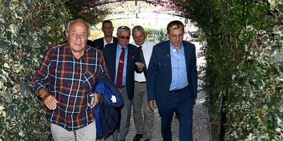 Başkandan hayırsever iş insanı Orduvar Akman’a anlamlı ziyaret