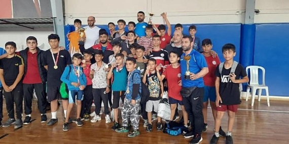 Bayraklı’nın sporcuları başarıya doymuyor