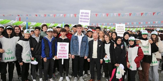 Bayrampaşa Belediyesi’nden 17 bin öğrenci için 17 bin fidan