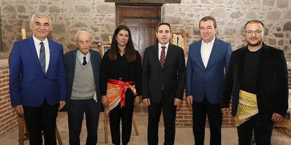 Bergama’da tarihi tören