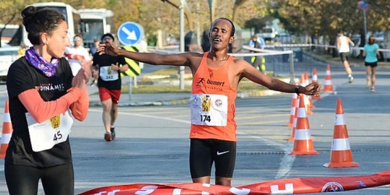 Beylikdüzü’nde Ata’ya Saygı Koşusu