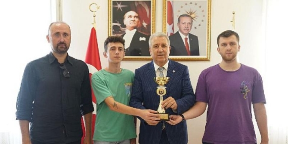 Deer Slayers ile FireFlux “Tech İzmir”de karşı karşıya gelecek