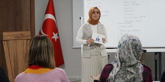 Edremit Belediyesi’nden Bibliyoterapi Seansı