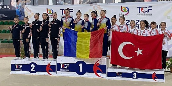 Erdem’den ödüllü sporculara kutlama