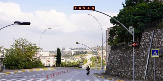 Eski İstanbul Caddesinde yeni flaşör sistemi