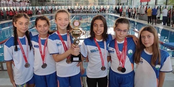 Genç yıldızlar ‘Cumhuriyet’ için kulaç attı