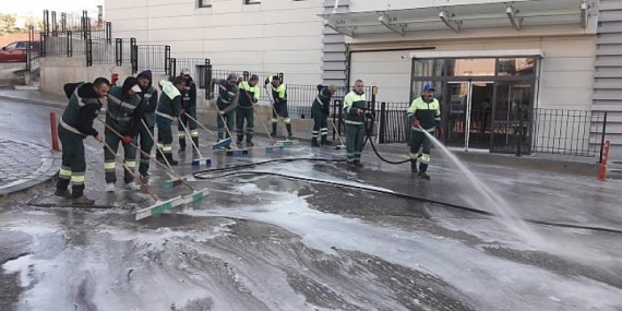 Hastane Temizlik Timi İş Başında