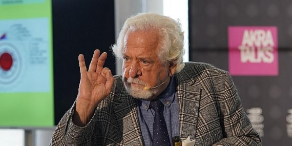 Hem Yurt İçinde Hem de Yurt Dışındaki Başarılı Kariyeriyle Adından Söz Ettiren  Prof. Dr. Ali Demirsoy, Akra Talks Sahnesi’ndeydi