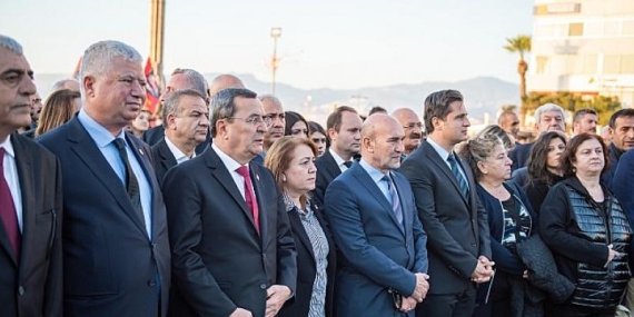 İzmir Ata’ya saygı için yürüdü