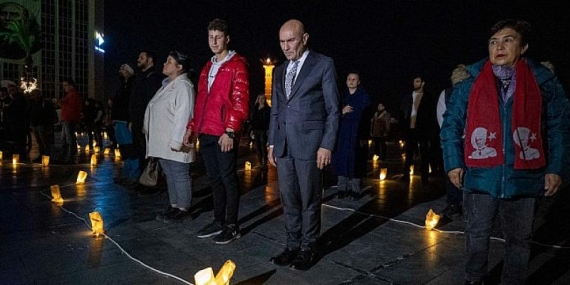 İzmir Ata’ya saygı nöbetinde