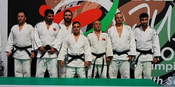 İzmir’in milli sporcuları Paris yolunda