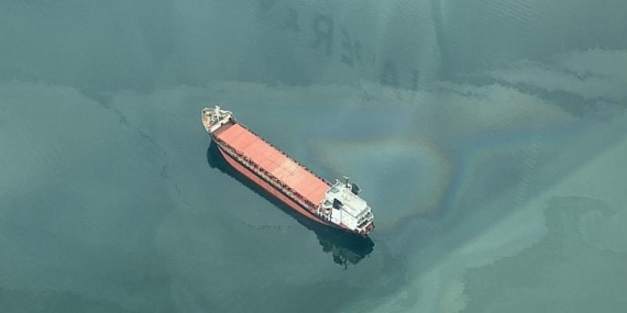 İzmit Körfezi’ni kirleten gemiye af yok