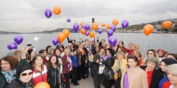 Kadın Muhtarlar Kadına Yönelik Şiddete “Dur!” Mesajlarını Gökyüzüne Bıraktı