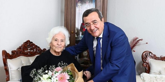 Konak Belediye Başkanı Abdül Batur: Öğretmenlerimize  borcumuzu ödeyemeyiz