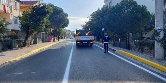 Körfez Abdülhamid Han Caddesi’nde yol çizgileri çekildi