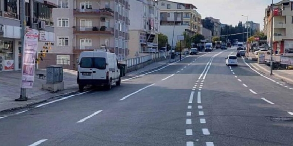 Körfez Akşemsettin Caddesi ve Cumhuriyet Bulvarında yol çizgileri çekildi