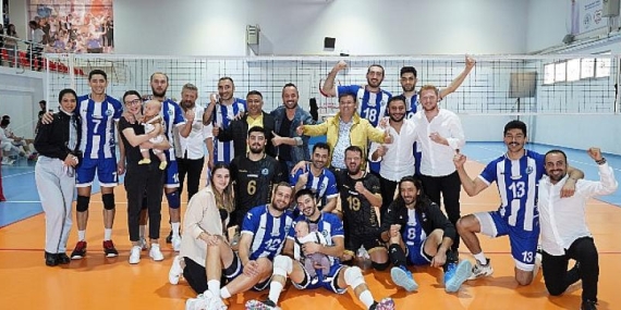 Lider Kendi Evinde Sahaya Çıkıyor