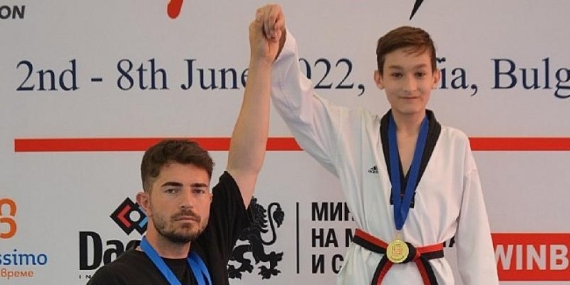 Malkara Belediye Başkanı Ulaş Yurdakul Taekwondo Spor Kulübü Sporcusu Tuğra Ekinciye Başarılar Diledi