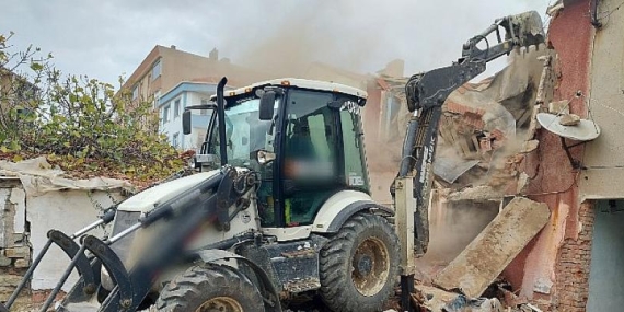 Malkara Belediyesi Tarafından Metruk Binaların Yıkımı Gerçekleştirildi