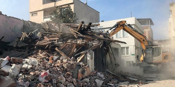 Metruk binalar huzur ortamı için yıkılıyor
