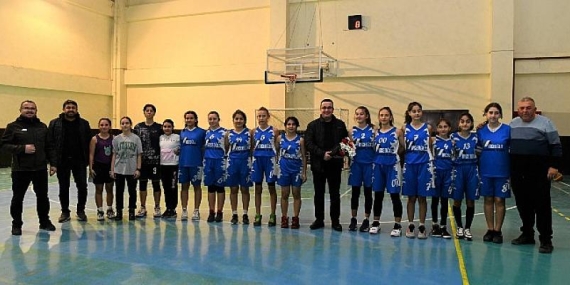 Mustafakemalpaşaspor Belediye U-14 Takımı Türkiye Finallerine Hazırlanıyor