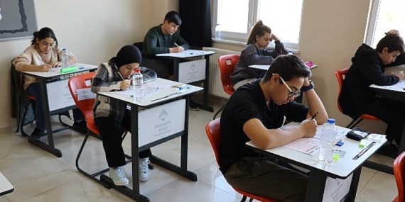 Nevşehir Belediyesi Tarafından Düzenlenen Ödüllü LGS Deneme Sınavı Yapıldı