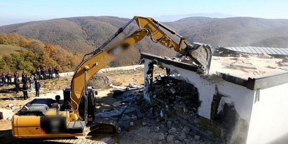 Nilüfer’de lüks yapılar yerle bir oldu