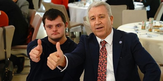 Rektör Prof. Dr. Budak, engelli öğrenci ve aileleri ile bir araya geldi