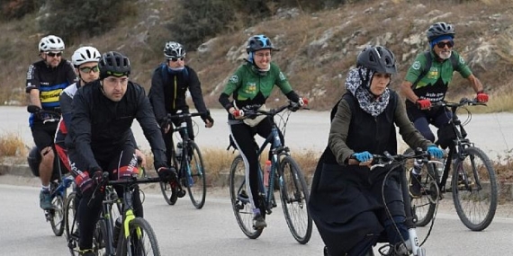Tarih öncesine pedalladılar