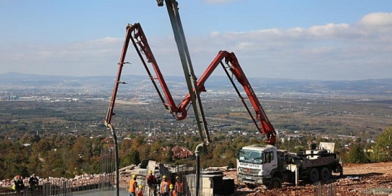 Teleferik projesinde temel betonu atıldı