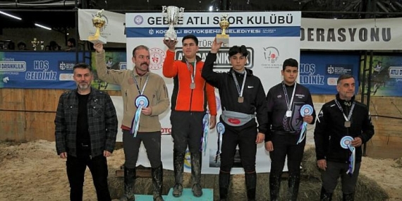 Türkiye Atlı Dayanıklılık yarışmaları nefesleri kesti