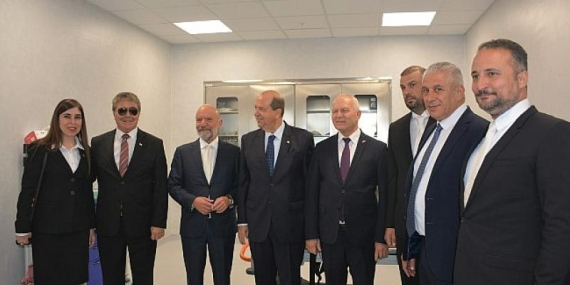 Yakın Doğu Üniversitesi Hastanesi Yeniboğaziçi, KKTC’de devlet protokolünü buluşturan görkemli bir törenle hizmete açıldı