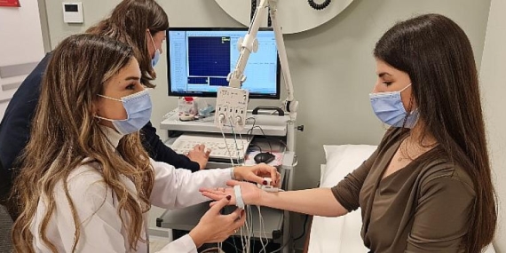 Alzheimer Genellikle 65 Yaş Sonrası Demans İse Daha Genç Yaşlarda Görülür