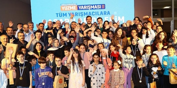 Bağcılar’da şampiyon yüzücüler yetişiyor