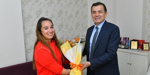 Başkan Özyiğit’ten Miray Ulaş’a tebrik ziyareti