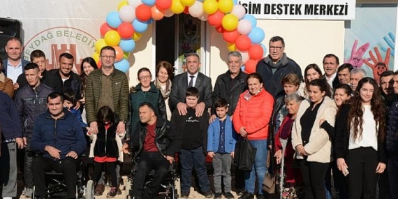 Başkan Yılmazlar Biz bir ışık yaktık, bu ışığın desteğe ihtiyacı olan birçok bireyin yolunu aydınlatmasını umuyoruz. dedi