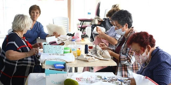 Bayraklı Belediyesinden 51 branşta kurs imkanı