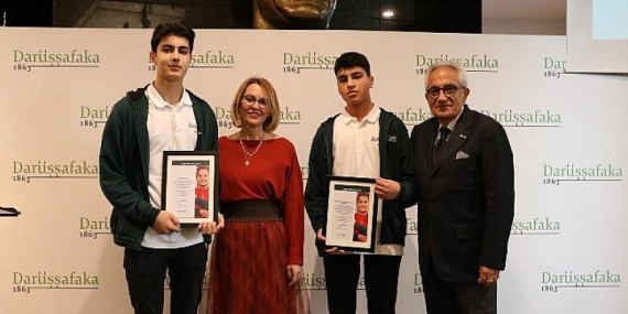 Darüşşafaka’nın rekortmen koşucuları madalya töreninde buluştu