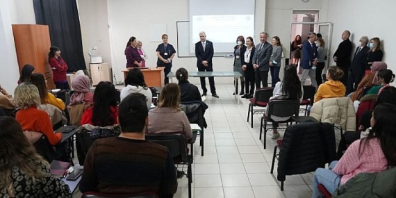 Ege Üniversitesinde, Türkiye’nin dört bir yanından hemşire ve teknikerlere eğitim veriliyor