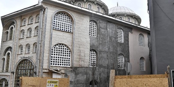 Elmasbahçeler Merkez Camii’ne yeni minare