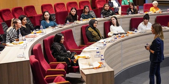 Geleceğini Kuran Genç Kadınlar için özel eğitim